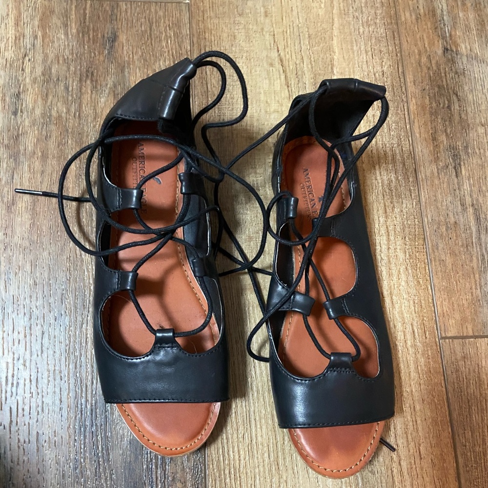 Tie-up flats